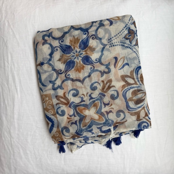 Floral Patterned Scarf - Picture 2 of 3